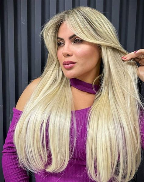 Hoje a loira da fazendo mais conteúdo .